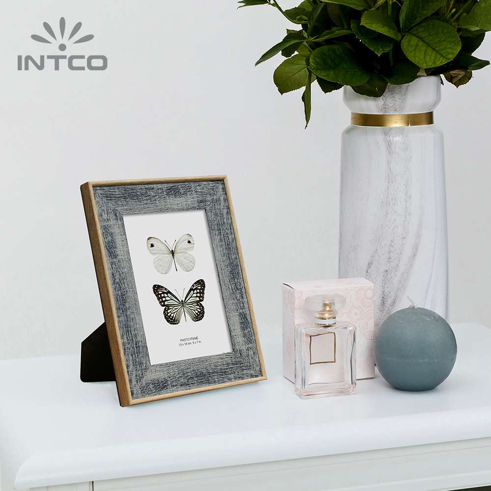 Intco rustic picture frame is a perfect pick for rustic aesthetics